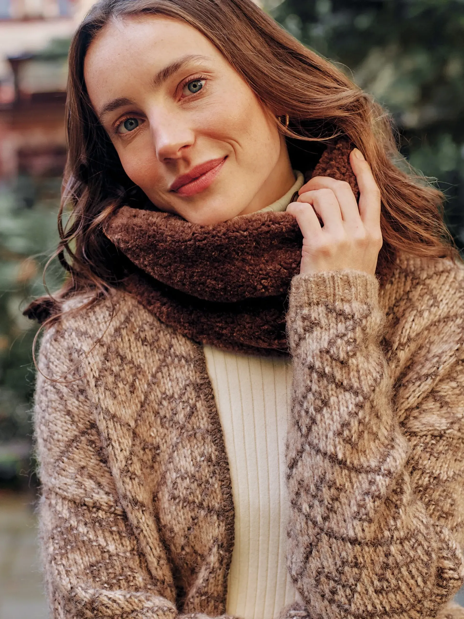 J.McLaughlin Chalet Teddy Bear Snood DarkBrown Online